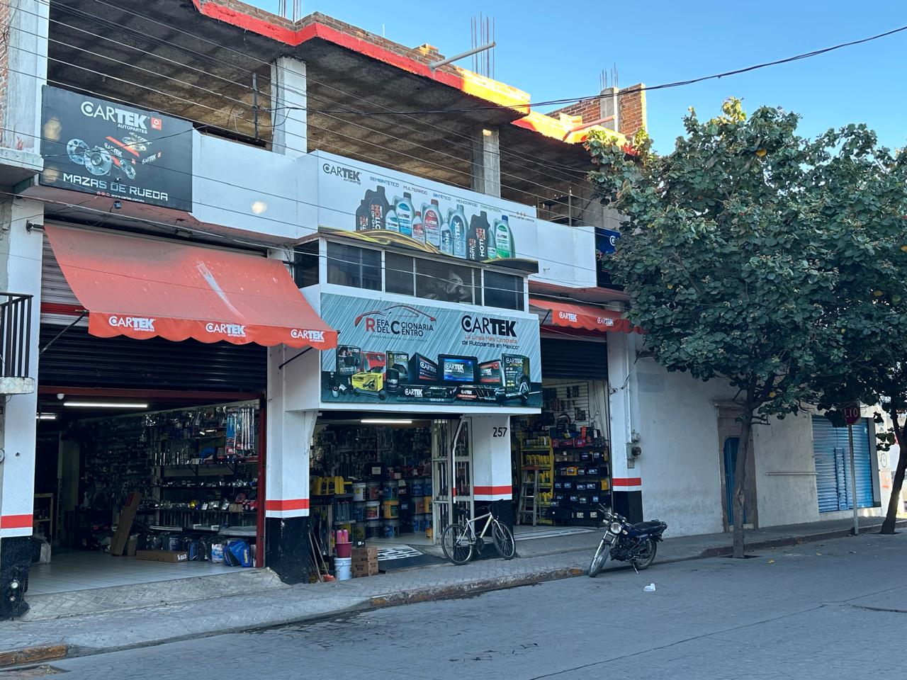 Fachada Sucursal Refaccionaria del Centro